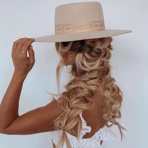 Juno Boater Cream | Lack Of Color